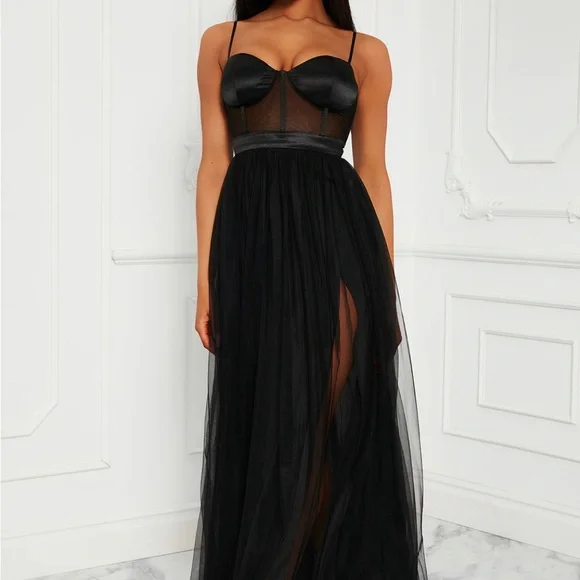 Fashion Nova | Dresses | Ntw Beautiful Gown Size L Black Tulle | Poshmark
